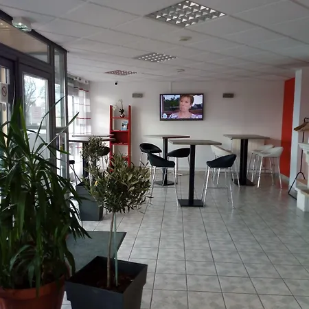 Logis Hotel- Restaurant La Haie Des Vignes Seminaires Et Evenementiel Allain