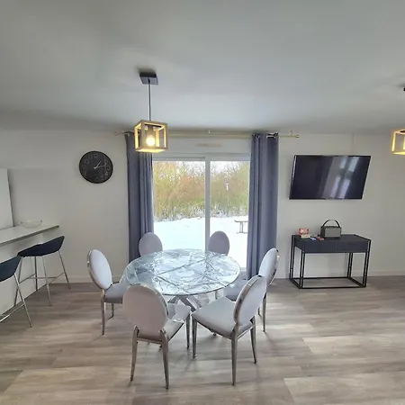 Hotel Logis Hotel- Restaurant La Haie Des Vignes Seminaires Et Evenementiel 3*