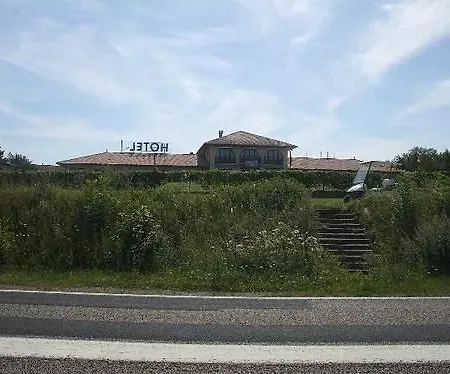 Hotel Logis Hotel- Restaurant La Haie Des Vignes Seminaires Et Evenementiel