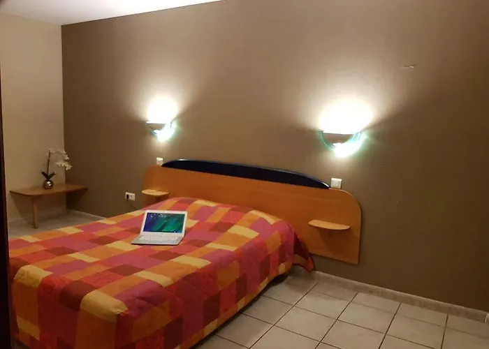 Szálloda Logis Hotel- Restaurant La Haie Des Vignes Seminaires Et Evenementiel Allain