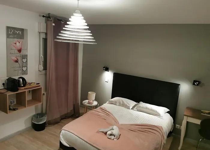 Logis Hotel- Restaurant La Haie Des Vignes Seminaires Et Evenementiel