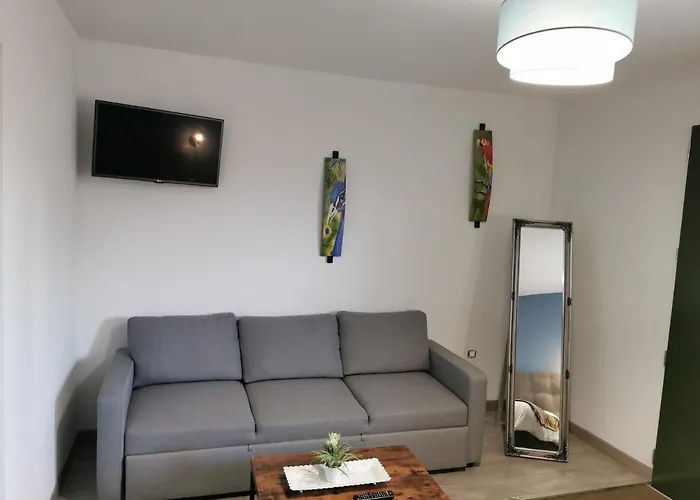 Hotel Logis Hotel- Restaurant La Haie Des Vignes Seminaires Et Evenementiel 3*