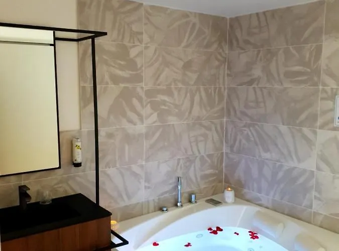 Logis Hotel- Restaurant La Haie Des Vignes Seminaires Et Evenementiel Szálloda Allain