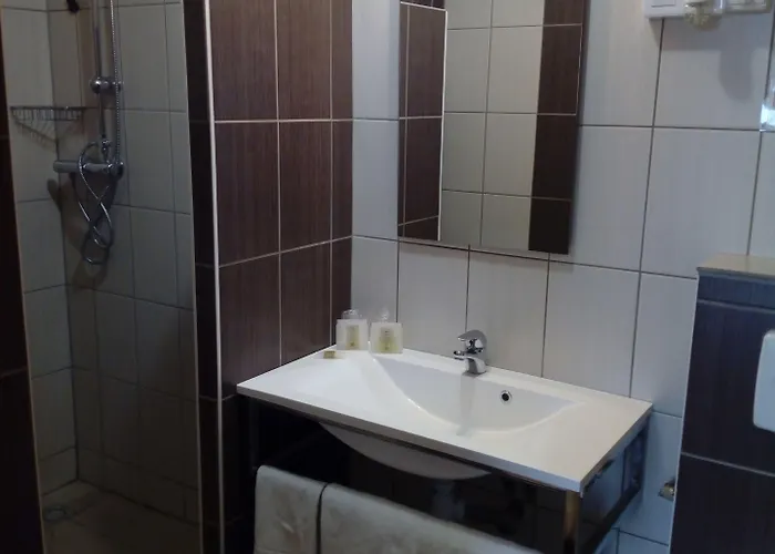 Szálloda Logis Hotel- Restaurant La Haie Des Vignes Seminaires Et Evenementiel Allain