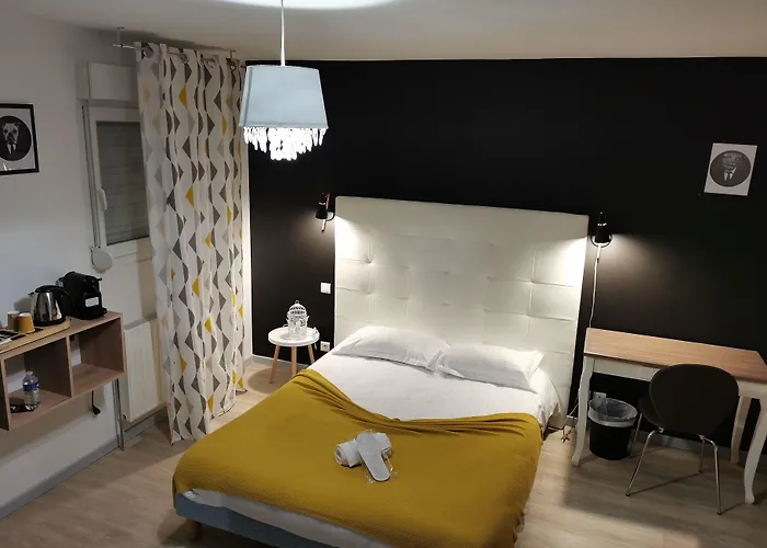 Logis Hotel- Restaurant La Haie Des Vignes Seminaires Et Evenementiel Allain