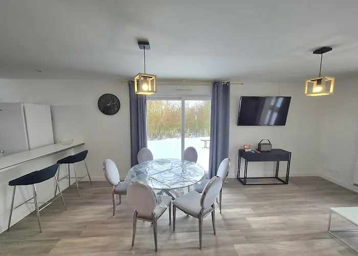 Hotel Logis Hotel- Restaurant La Haie Des Vignes Seminaires Et Evenementiel 3*