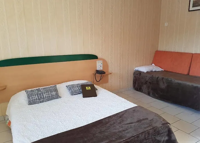 Logis Hotel- Restaurant La Haie Des Vignes Seminaires Et Evenementiel Allain