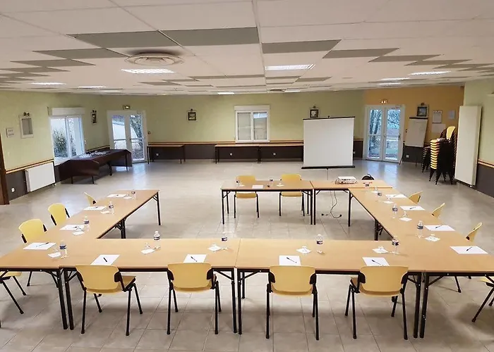 Hotel Logis Hotel- Restaurant La Haie Des Vignes Seminaires Et Evenementiel Allain