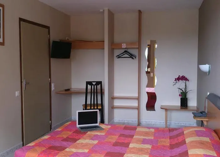 Szálloda Logis Hotel- Restaurant La Haie Des Vignes Seminaires Et Evenementiel Allain